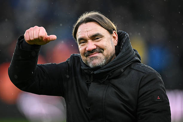www.gettyimages.com_daniel-farke-manager-of-leeds-united-celebrates-victory-during-the-emirates-fa-cup-third-1